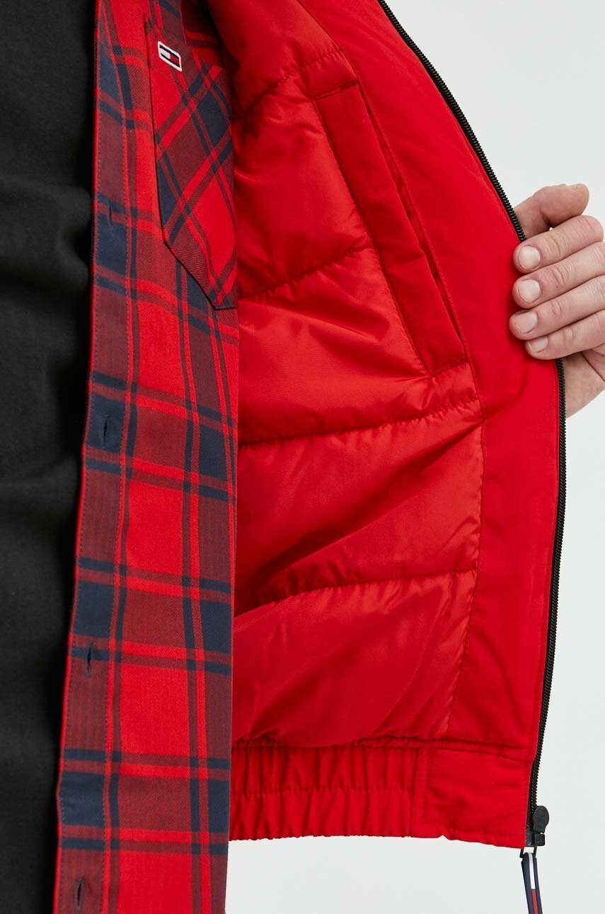 Tommy Jeans Яке в черно с преходна изолация - Pepit.bg