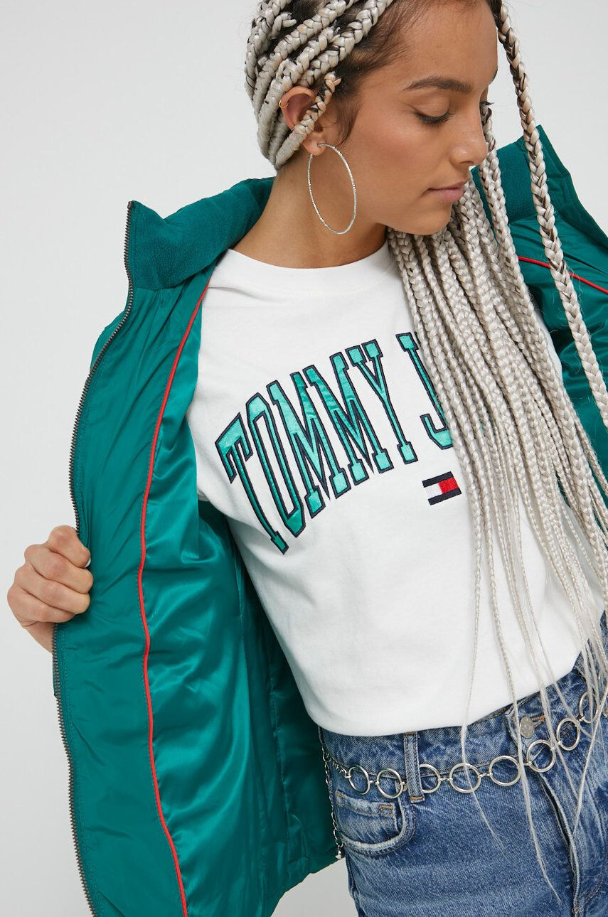 Tommy Jeans Яке в зелено със зимна изолация - Pepit.bg