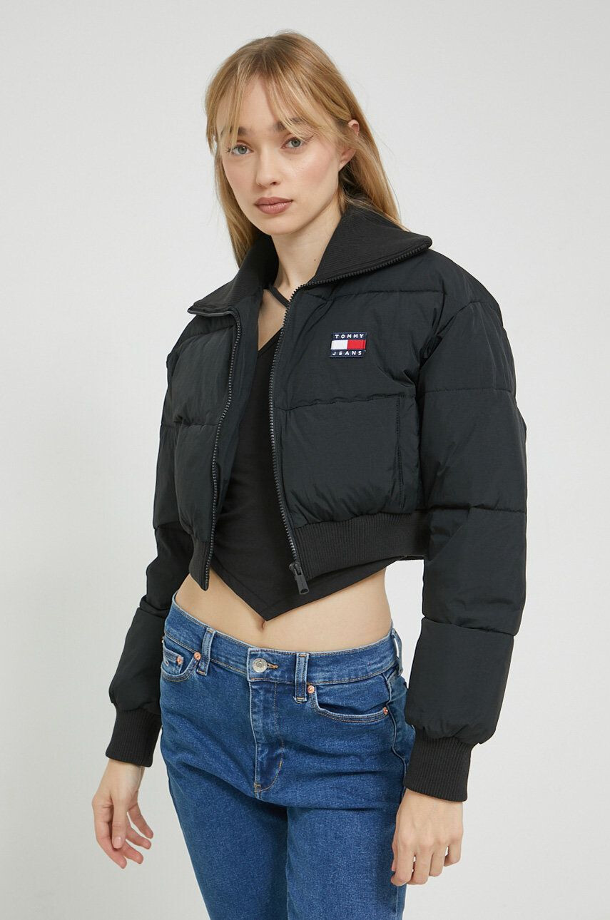 Tommy Jeans Яке в черно със зимна изолация - Pepit.bg