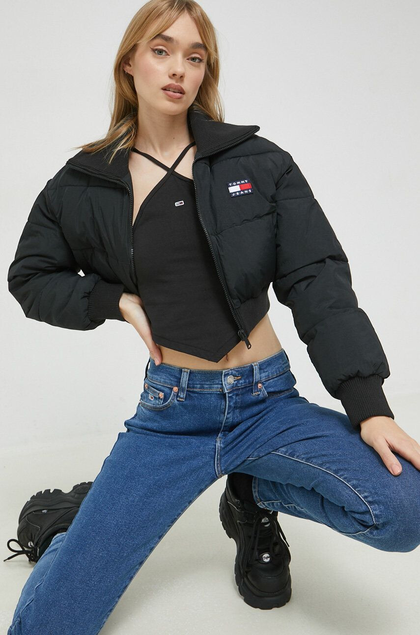 Tommy Jeans Яке в черно със зимна изолация - Pepit.bg