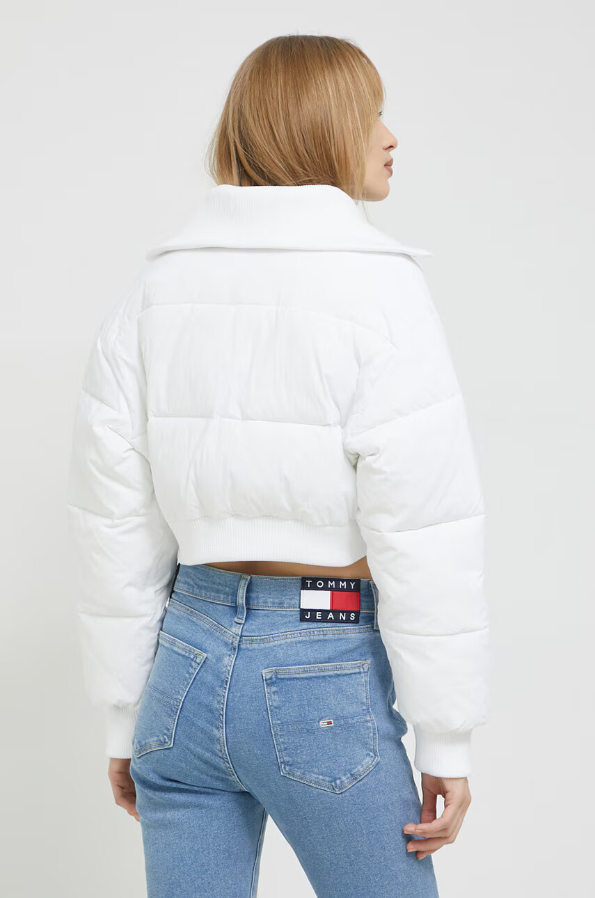 Tommy Jeans Яке в бяло със зимна изолация - Pepit.bg