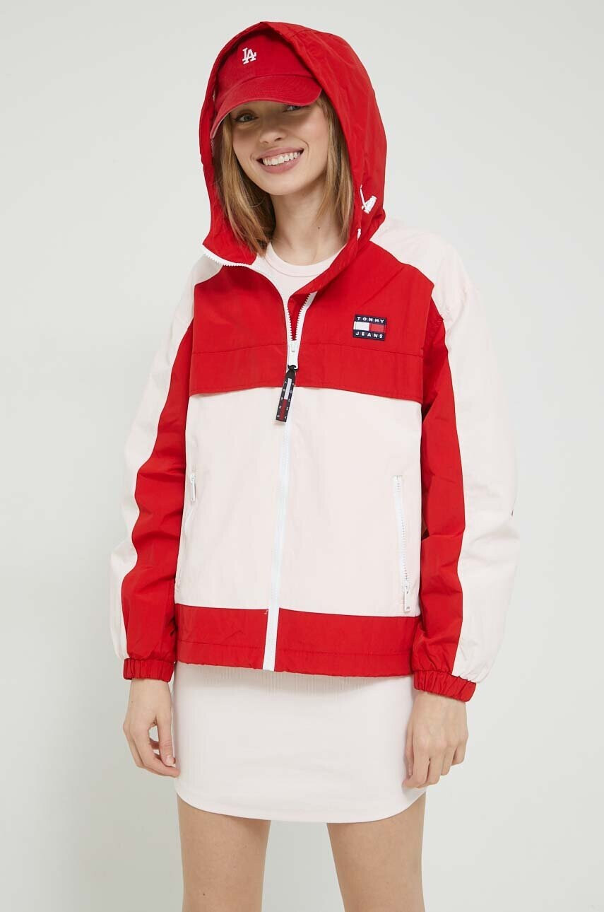 Tommy Jeans Яке в червено с преходна изолация - Pepit.bg