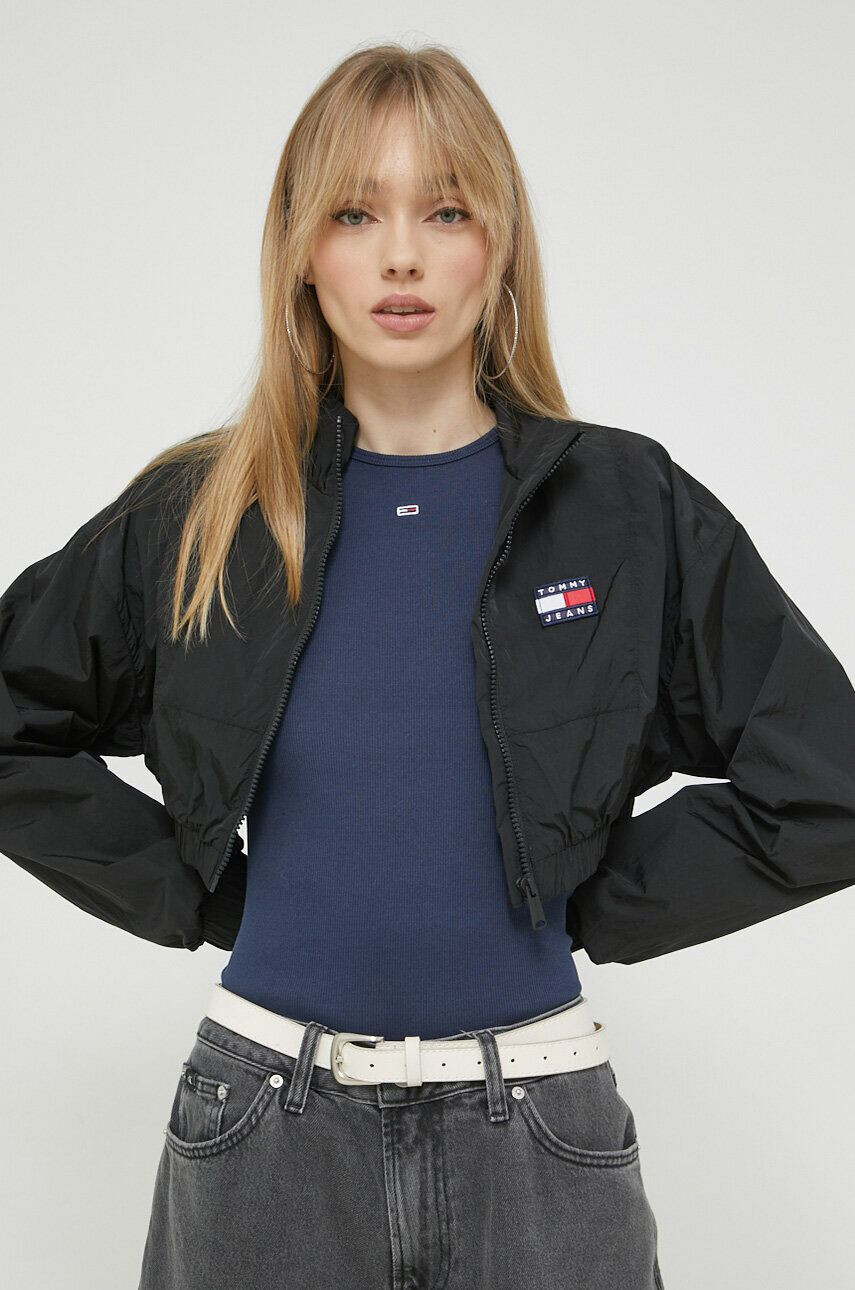 Tommy Jeans Яке в черно с преходна изолация - Pepit.bg