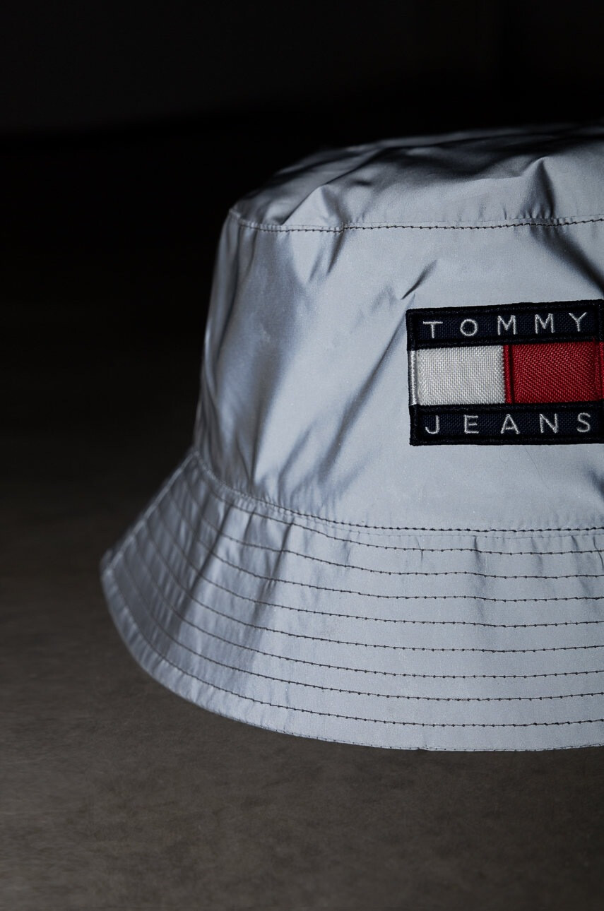 Tommy Jeans Капела в сиво - Pepit.bg