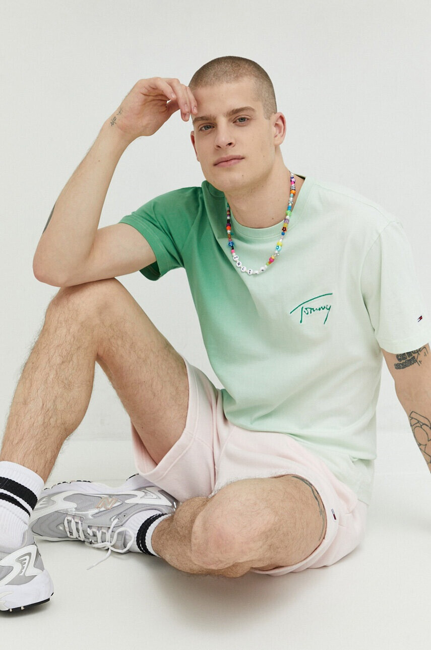 Tommy Jeans Къс панталон в розово - Pepit.bg