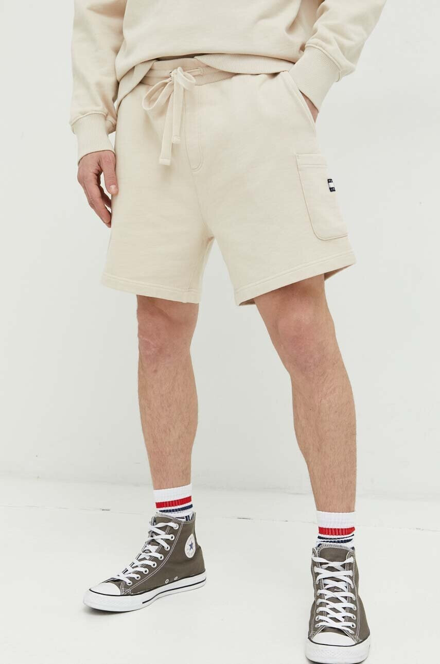 Tommy Jeans Памучен къс панталон в бежово - Pepit.bg