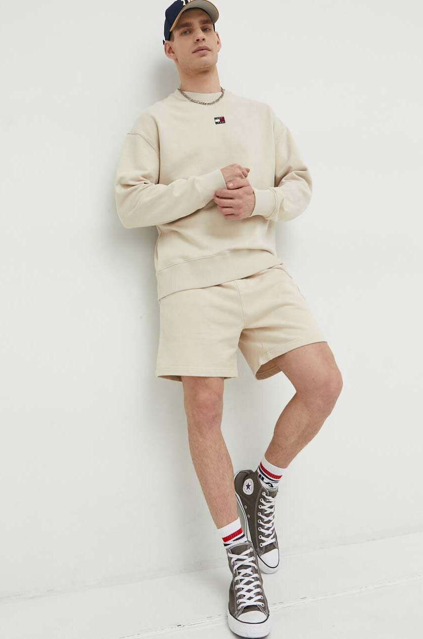 Tommy Jeans Памучен къс панталон в бежово - Pepit.bg