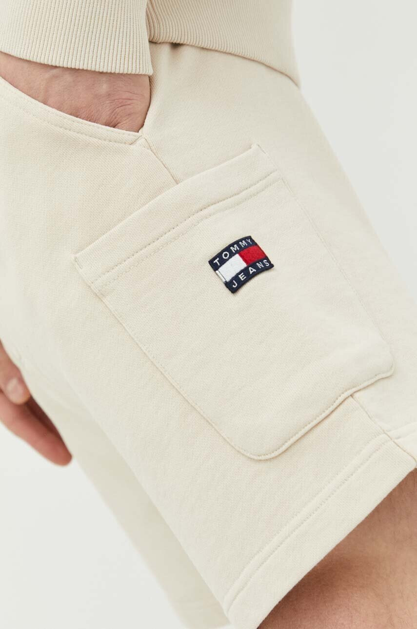 Tommy Jeans Памучен къс панталон в бежово - Pepit.bg