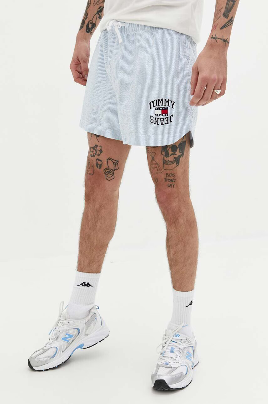 Tommy Jeans Памучен къс панталон в синьо - Pepit.bg