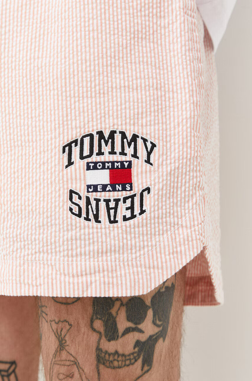 Tommy Jeans Памучен къс панталон в оранжево - Pepit.bg