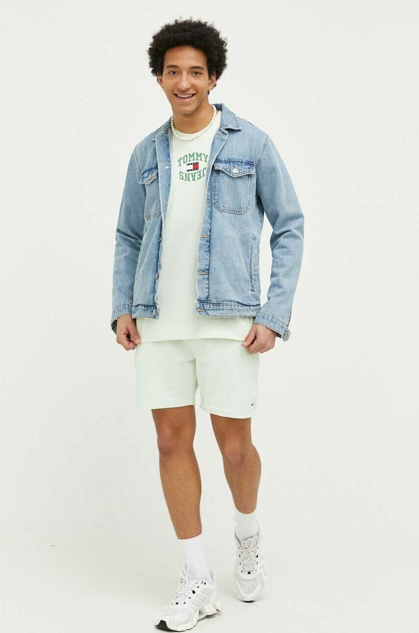 Tommy Jeans Памучен къс панталон в зелено - Pepit.bg