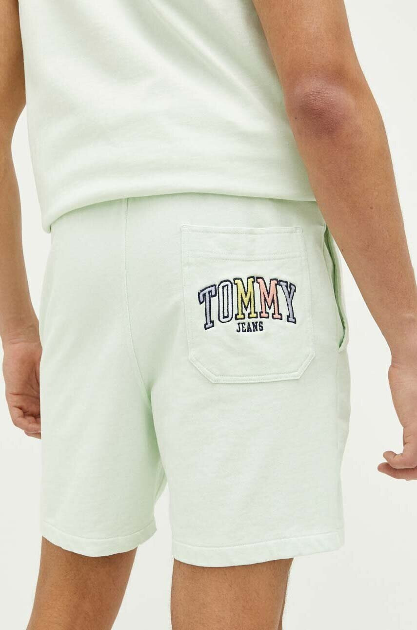 Tommy Jeans Памучен къс панталон в зелено - Pepit.bg