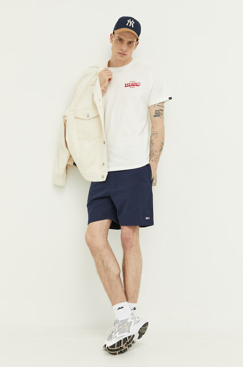 Tommy Jeans Памучен къс панталон в тъмносиньо - Pepit.bg