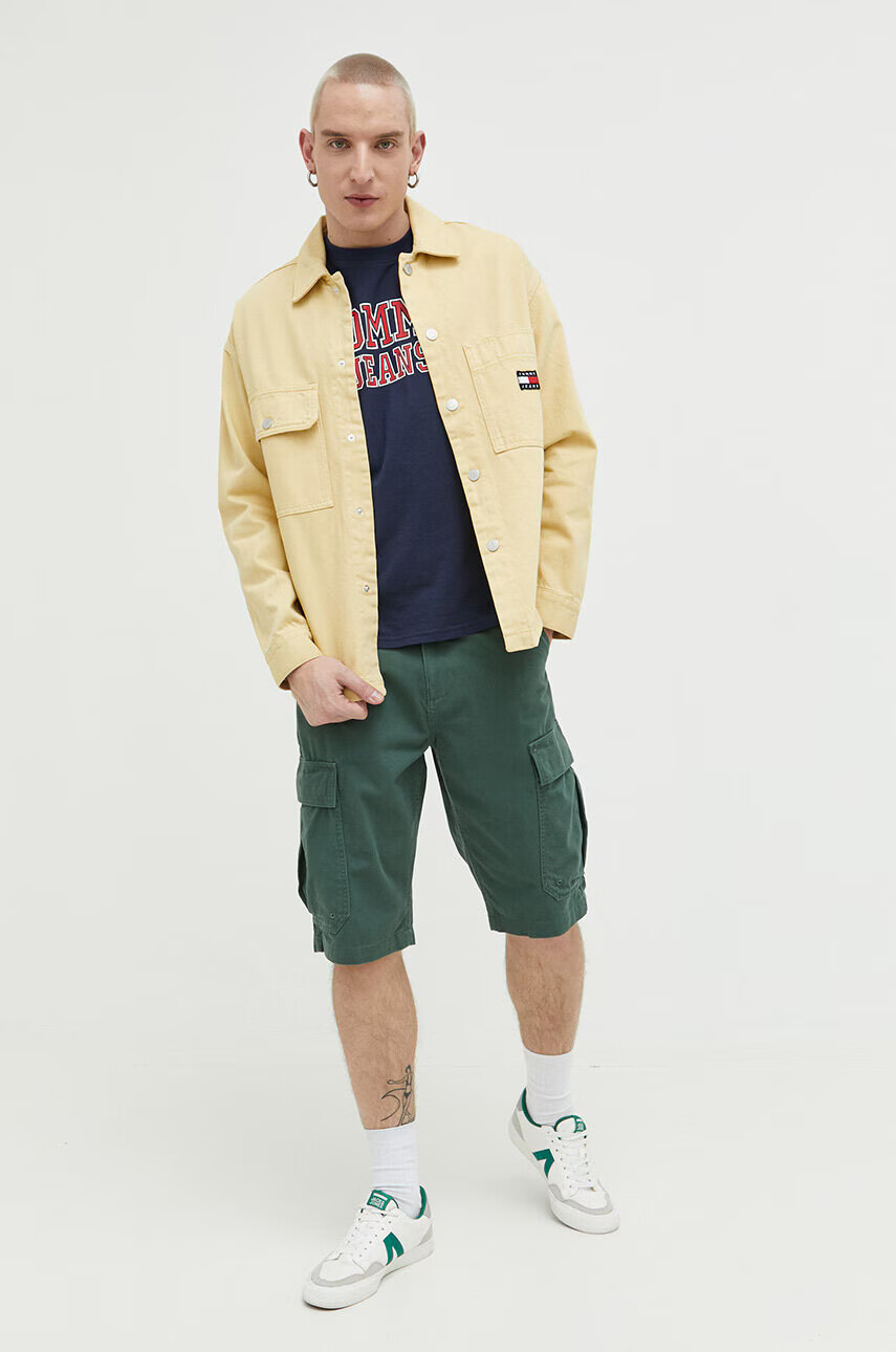 Tommy Jeans Памучен къс панталон в зелено - Pepit.bg