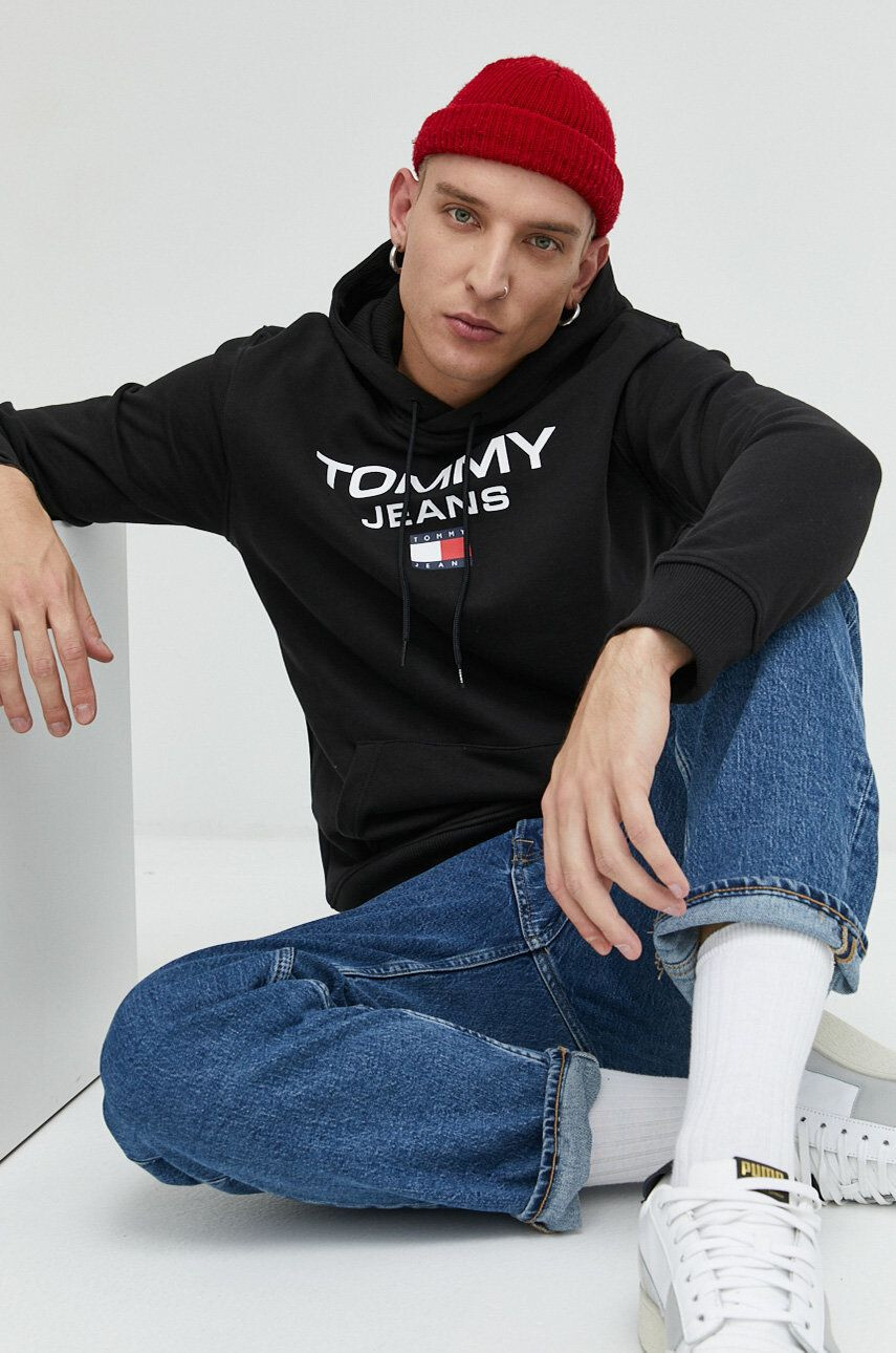 Tommy Jeans Памучен суичър в черно с качулка с апликация - Pepit.bg