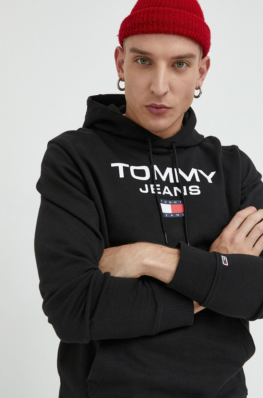 Tommy Jeans Памучен суичър в черно с качулка с апликация - Pepit.bg