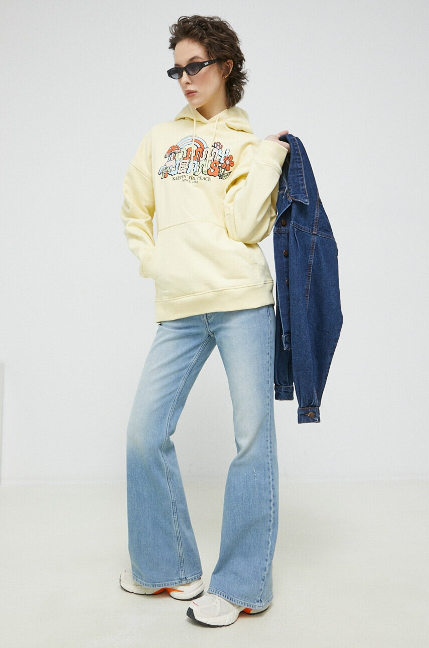 Tommy Jeans Памучен суичър в жълто с качулка с принт - Pepit.bg