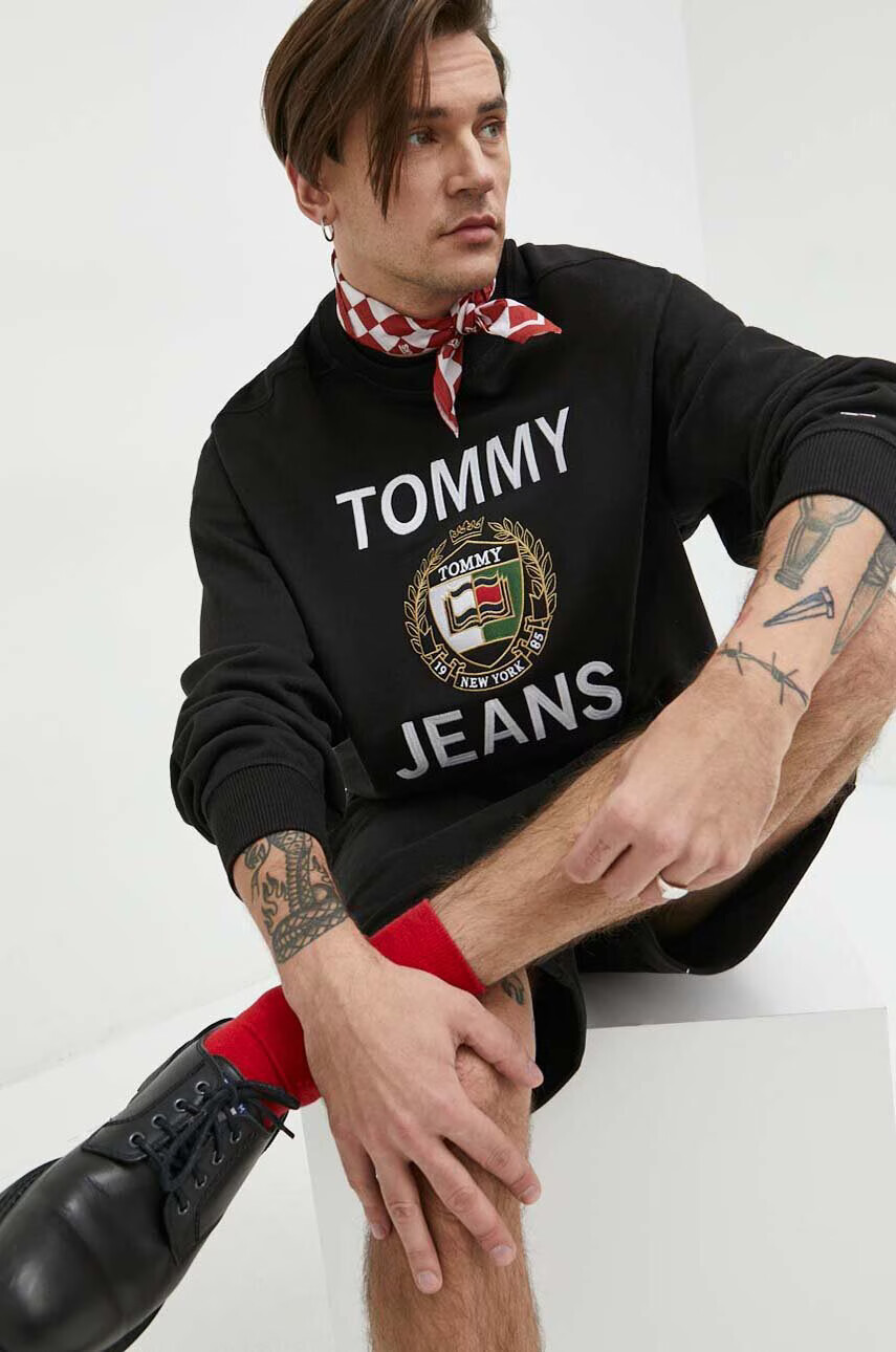 Tommy Jeans Памучен суичър в черно с апликация - Pepit.bg