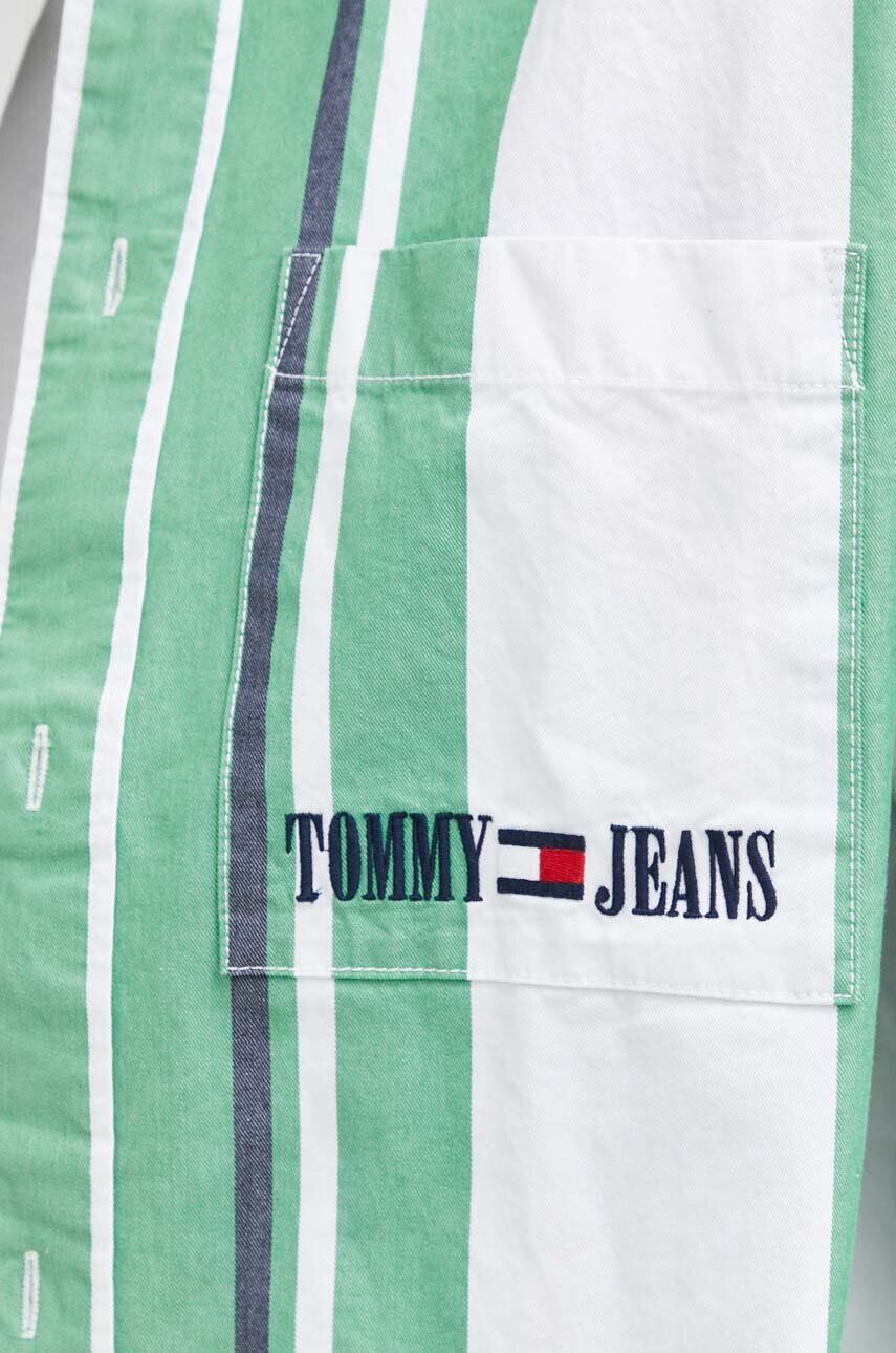 Tommy Jeans Памучна риза мъжка в зелено със свободна кройка с класическа яка - Pepit.bg