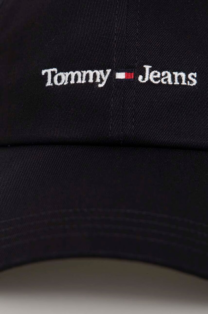 Tommy Jeans Памучна шапка с козирка в черно с апликация - Pepit.bg
