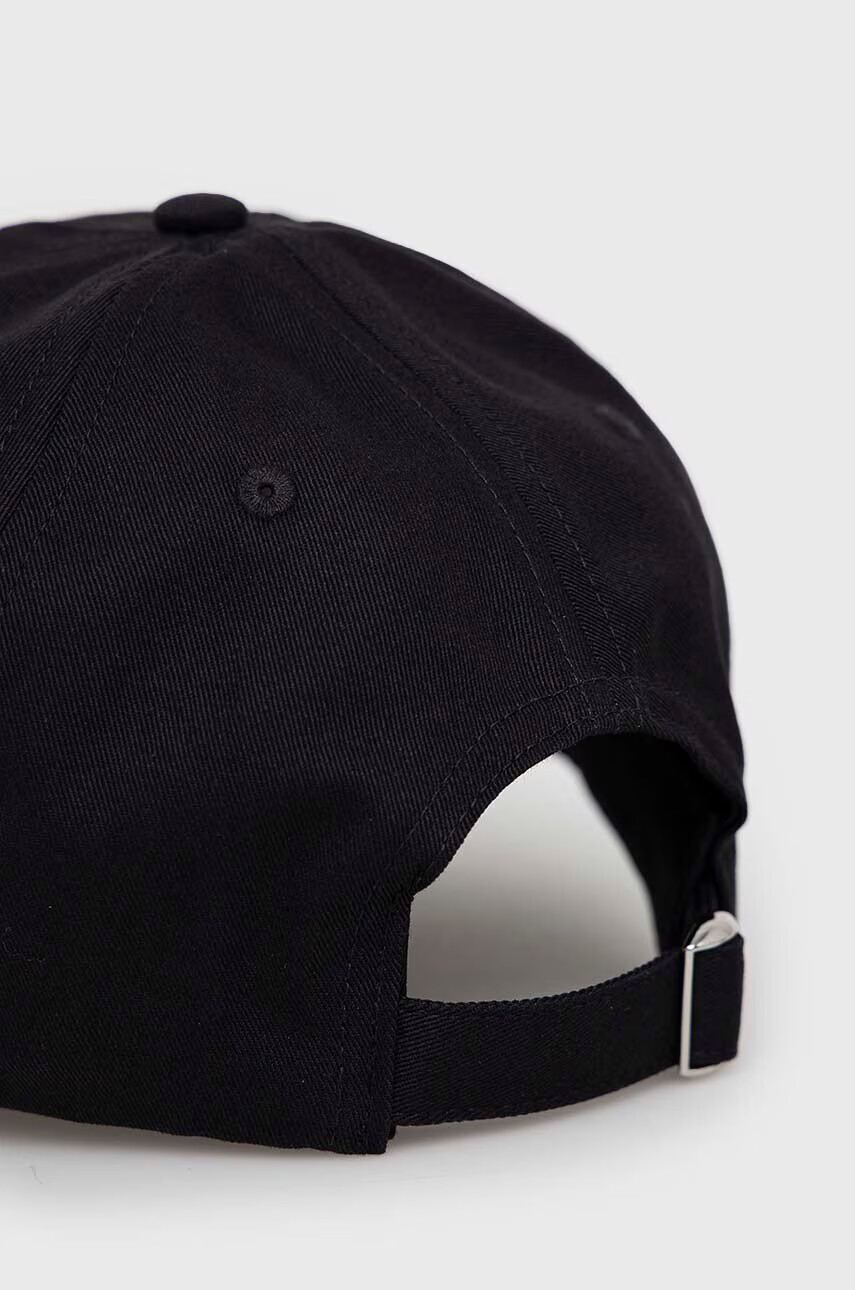 Tommy Jeans Памучна шапка с козирка в черно с апликация - Pepit.bg