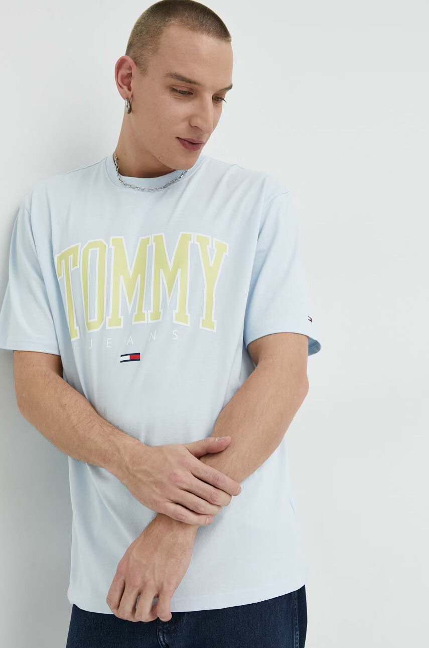 Tommy Jeans Памучна тениска в синьо с принт - Pepit.bg