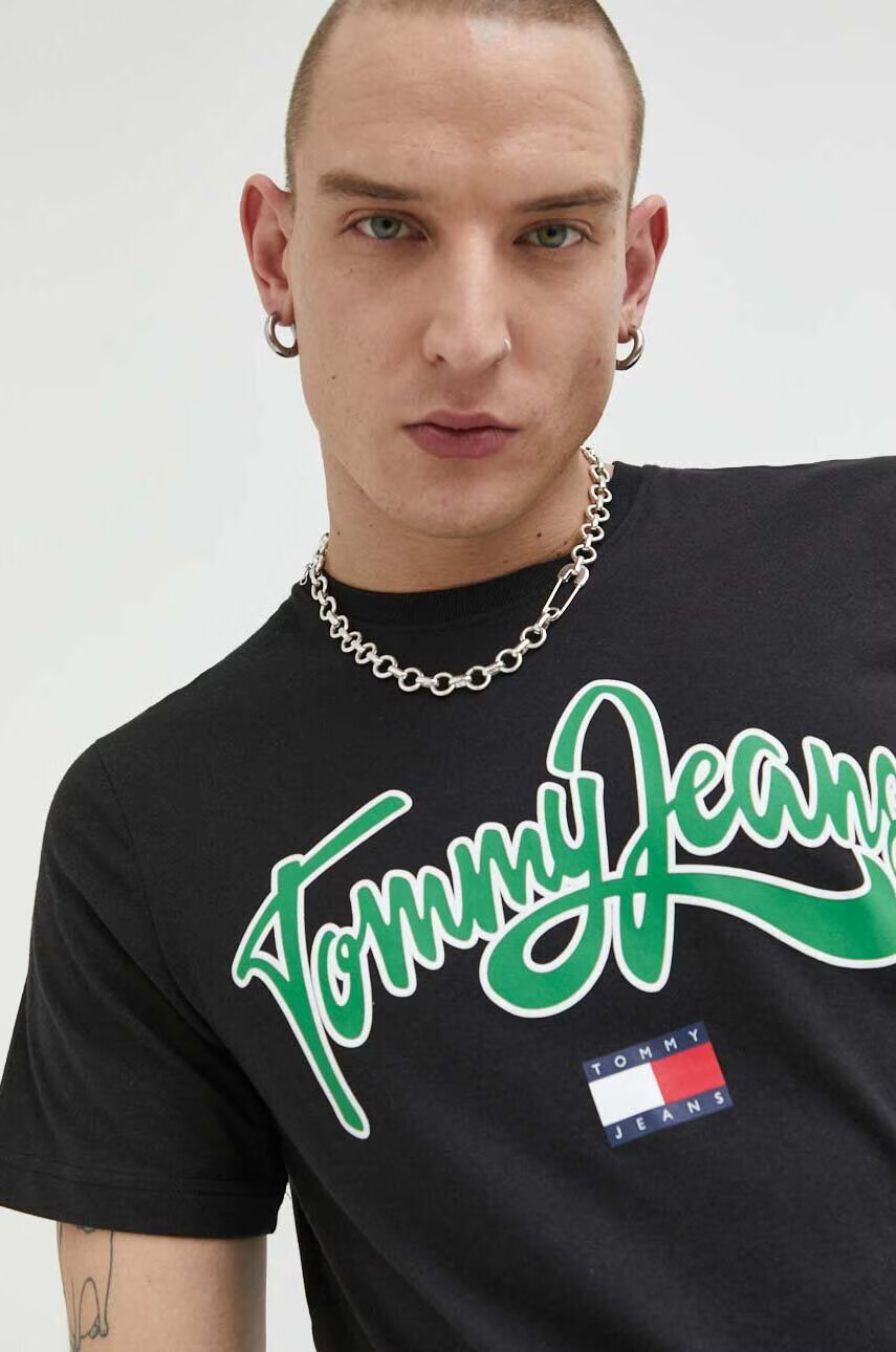 Tommy Jeans Памучна тениска в черно с принт - Pepit.bg