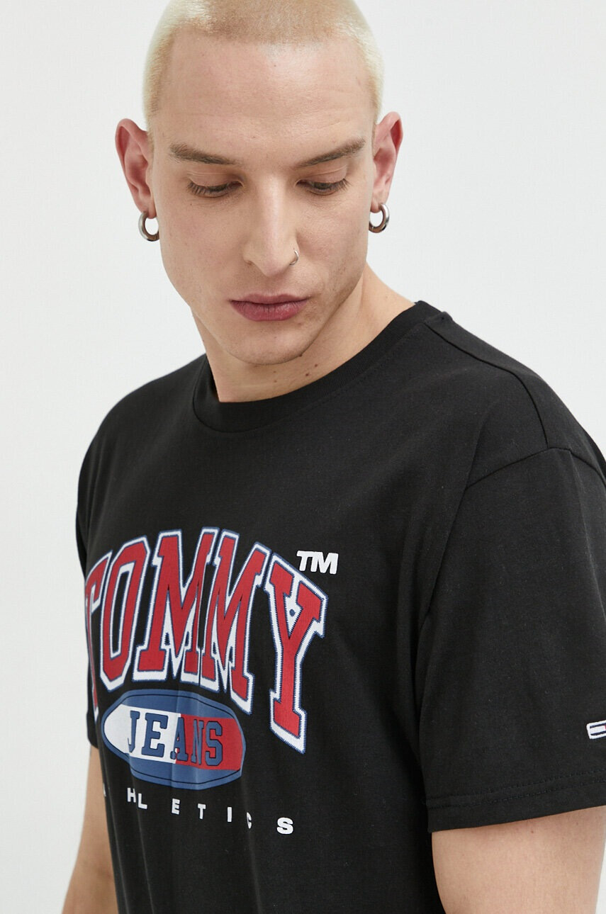 Tommy Jeans Памучна тениска в черно с принт - Pepit.bg