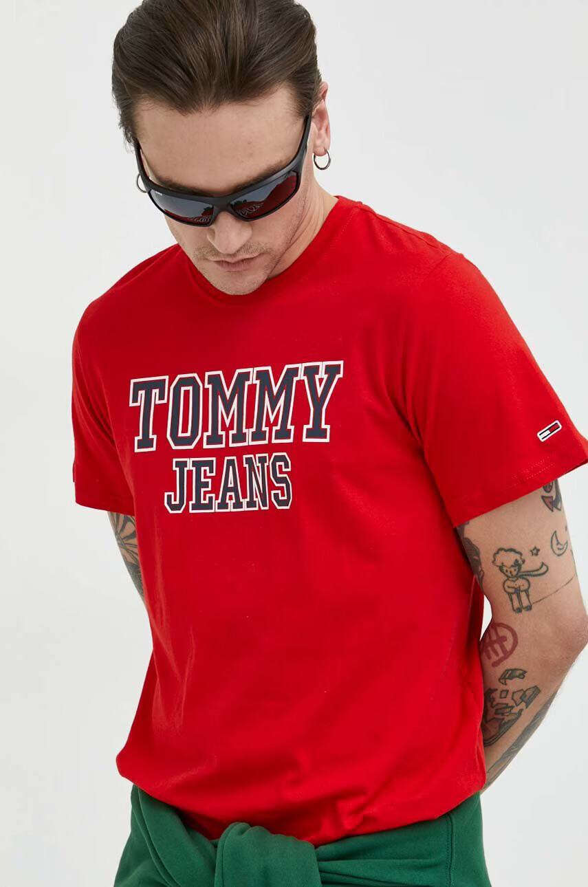 Tommy Jeans Памучна тениска в червено с принт - Pepit.bg