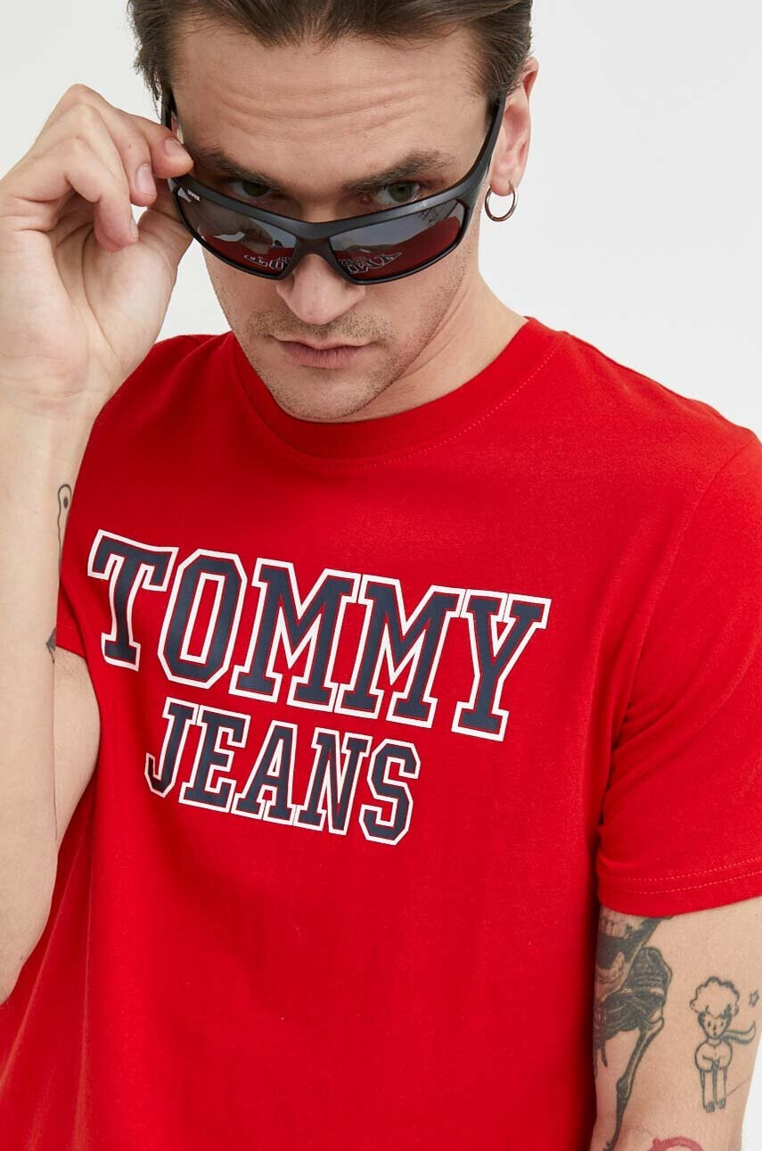 Tommy Jeans Памучна тениска в червено с принт - Pepit.bg