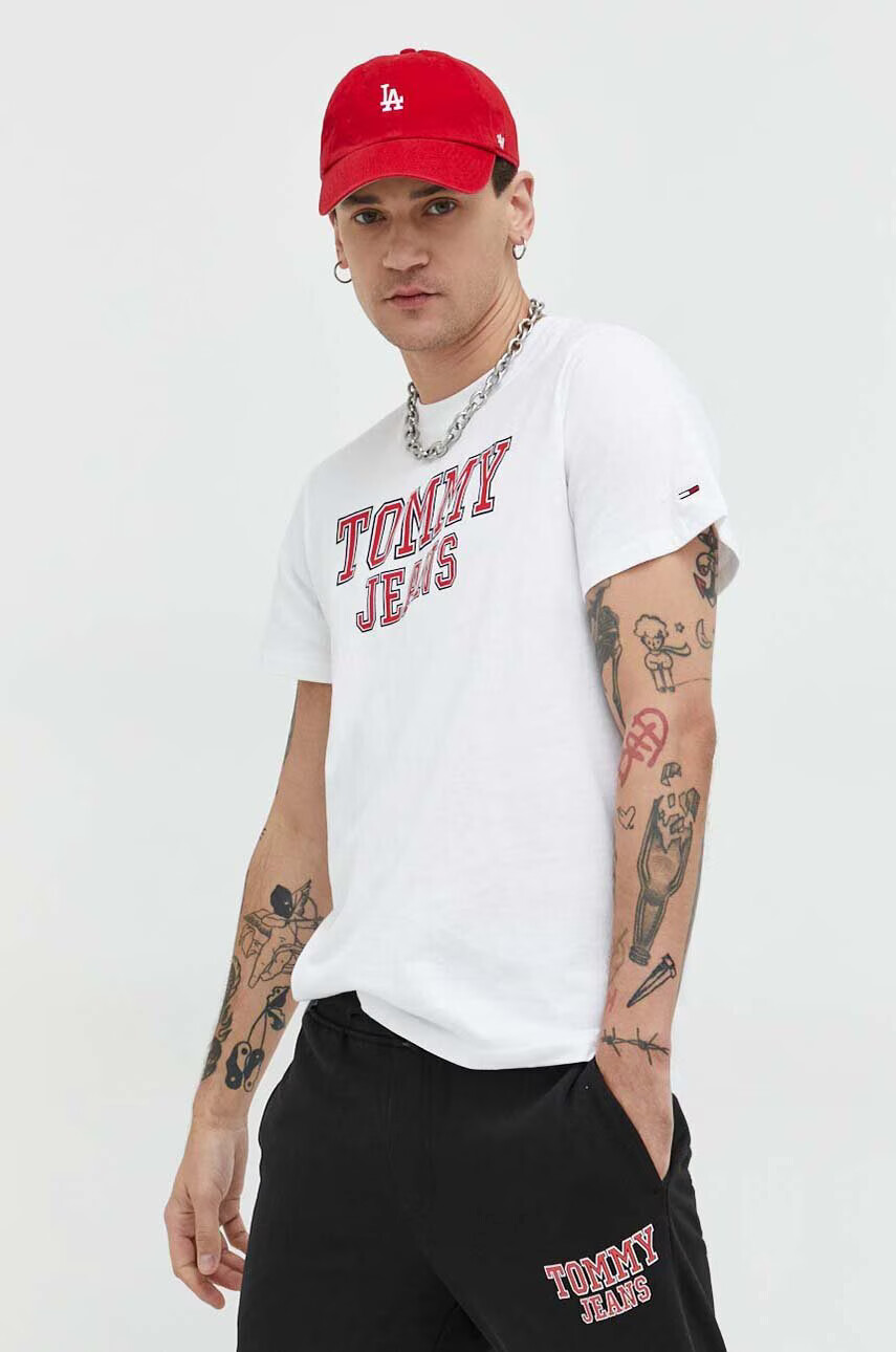 Tommy Jeans Памучна тениска в бяло с принт - Pepit.bg