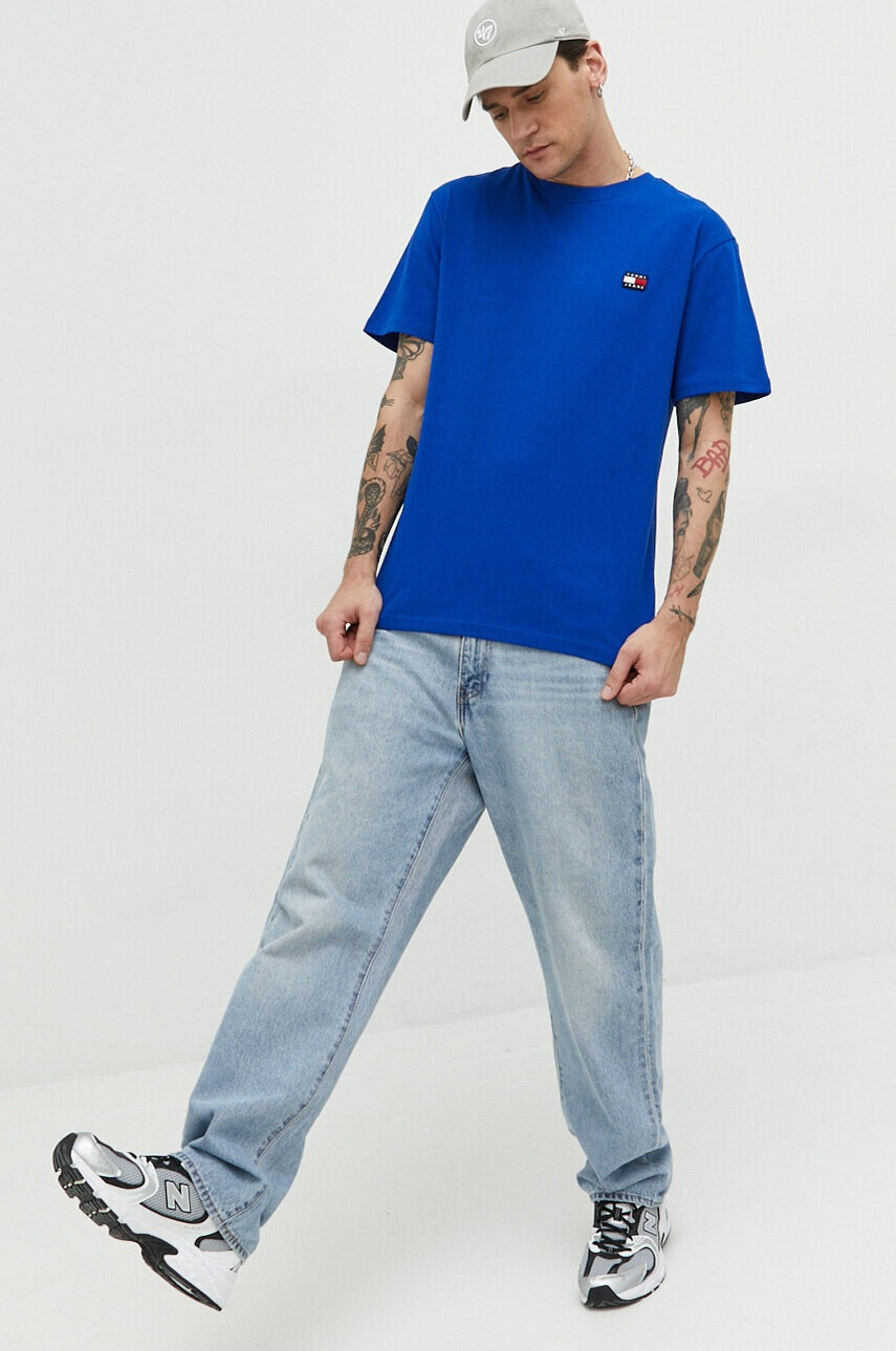 Tommy Jeans Памучна тениска в синьо с апликация - Pepit.bg