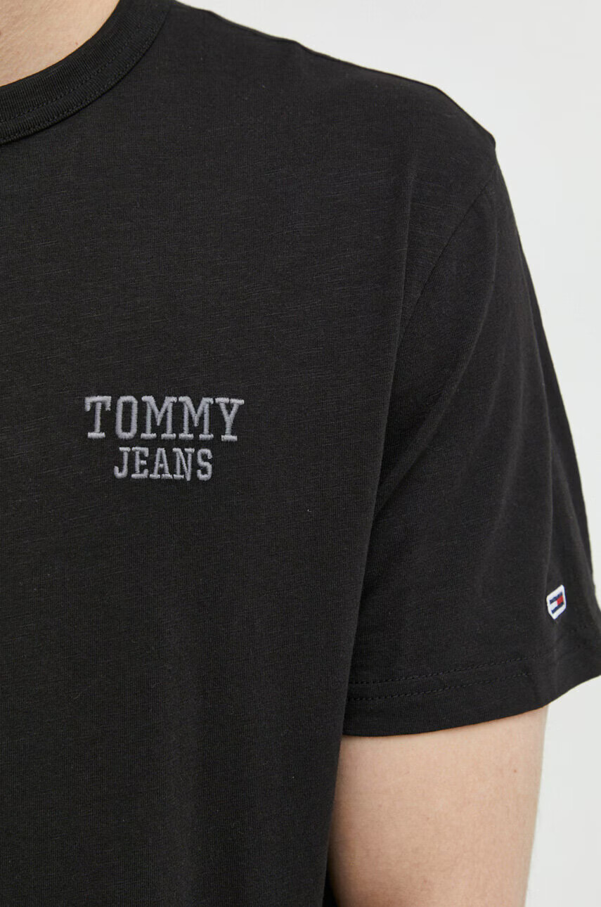 Tommy Jeans Памучна тениска в черно с апликация - Pepit.bg