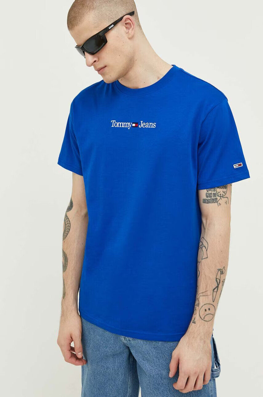 Tommy Jeans Памучна тениска в синьо с апликация - Pepit.bg