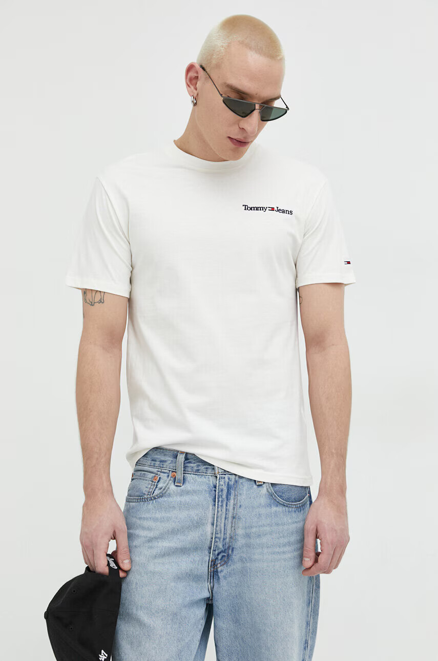 Tommy Jeans Памучна тениска в бяло с апликация - Pepit.bg