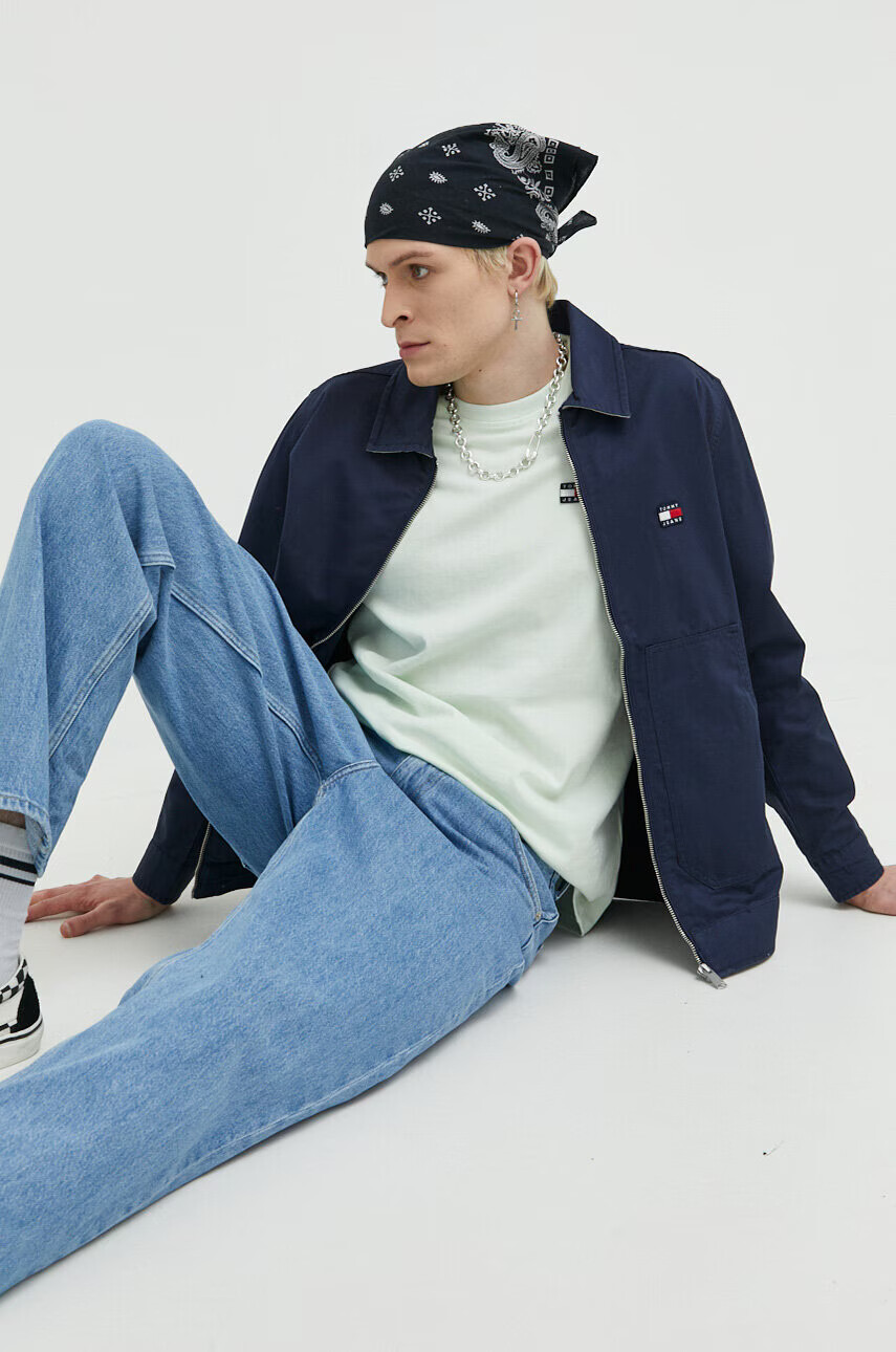 Tommy Jeans Памучна тениска в зелено с апликация - Pepit.bg