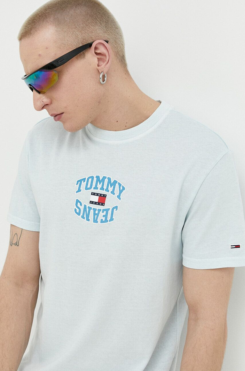 Tommy Jeans Памучна тениска в тюркоазено с апликация - Pepit.bg