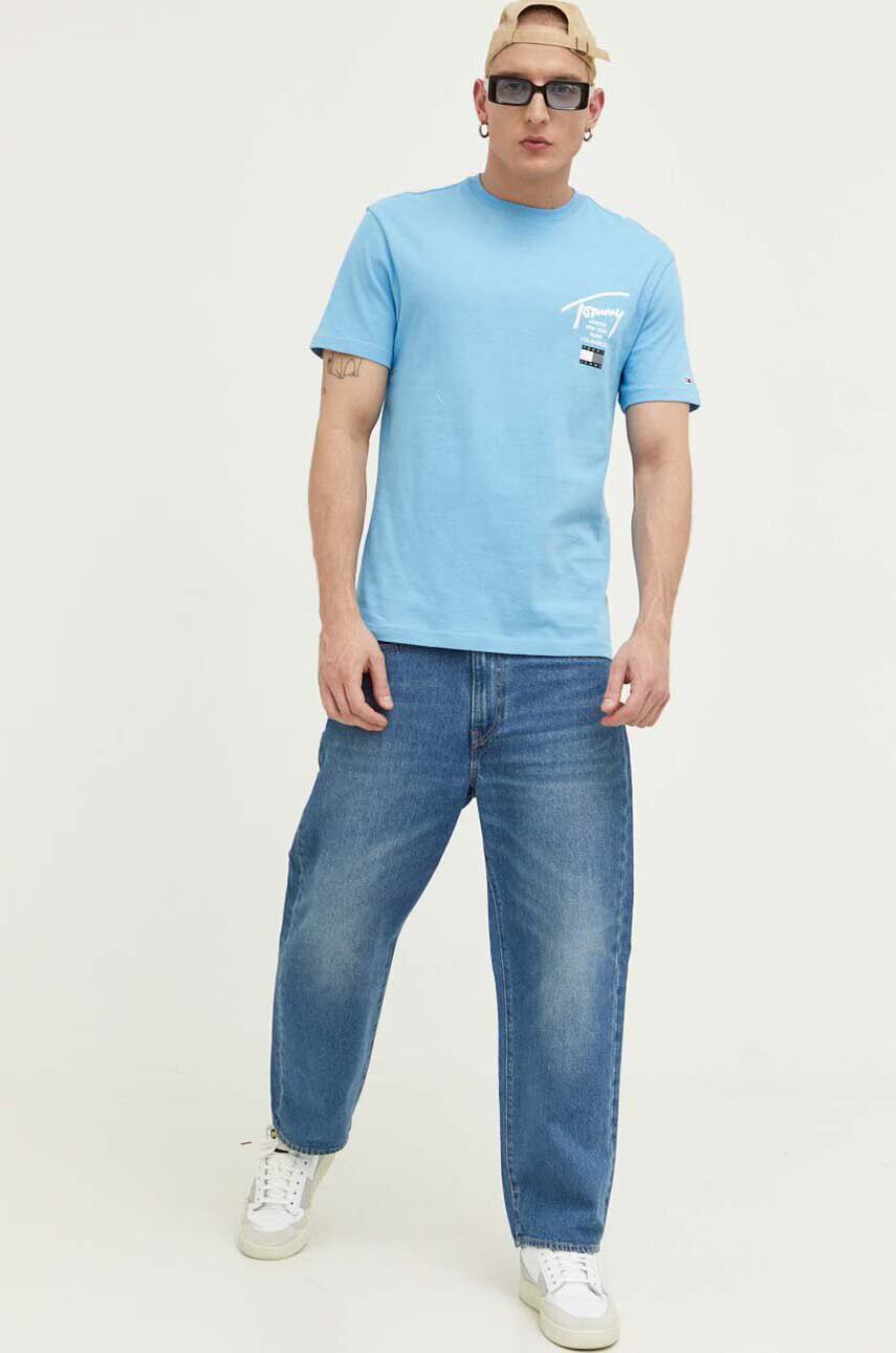 Tommy Jeans Памучна тениска в синьо с принт - Pepit.bg