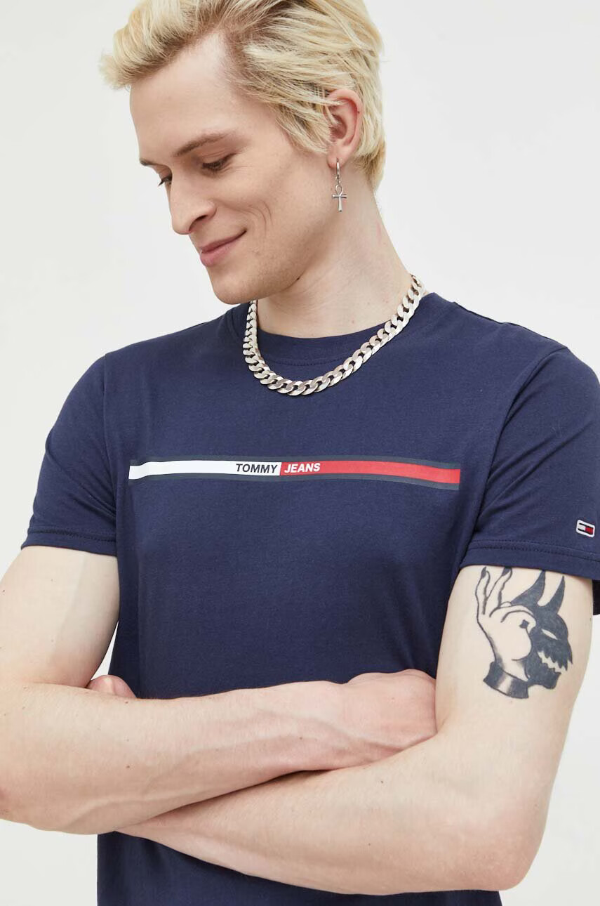 Tommy Jeans Памучна тениска в тъмносиньо с принт - Pepit.bg