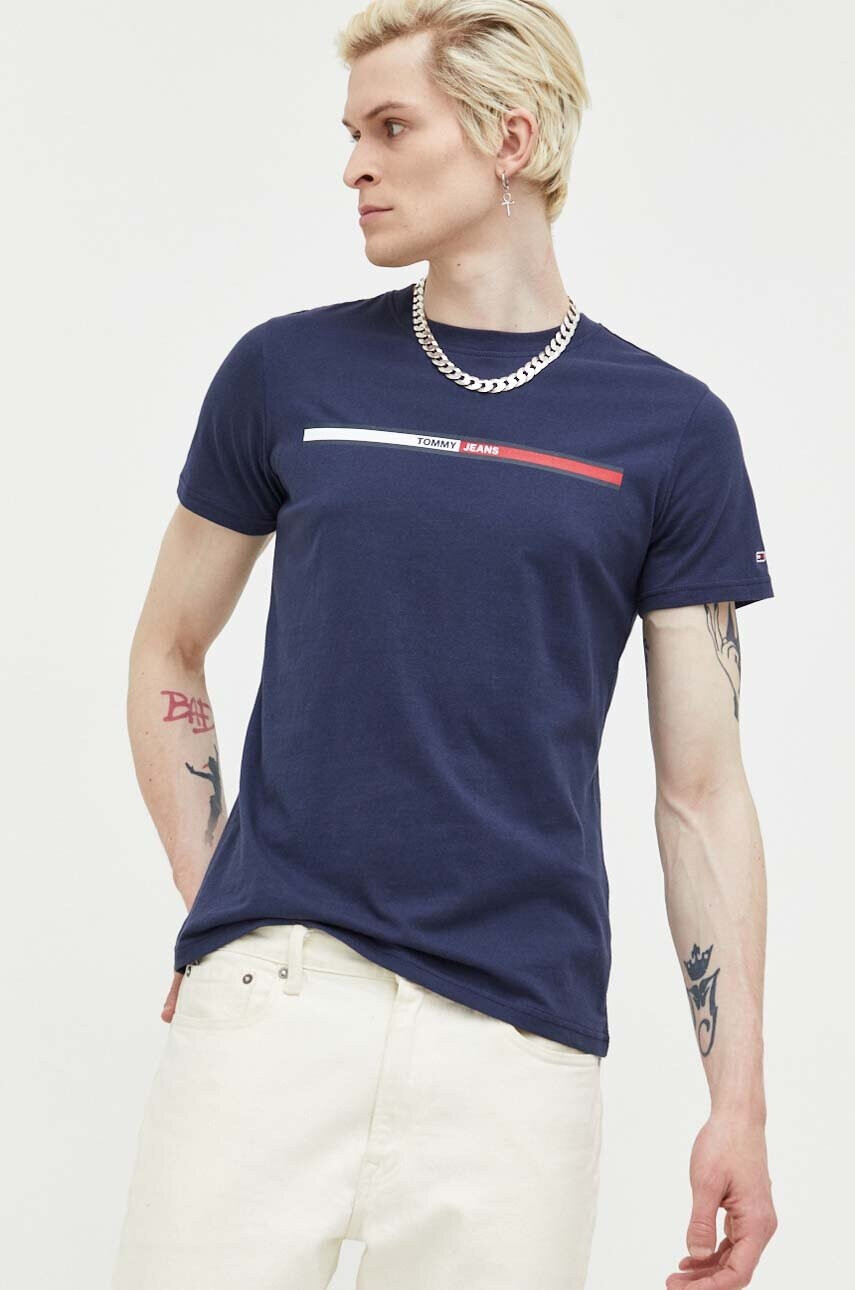 Tommy Jeans Памучна тениска в тъмносиньо с принт - Pepit.bg