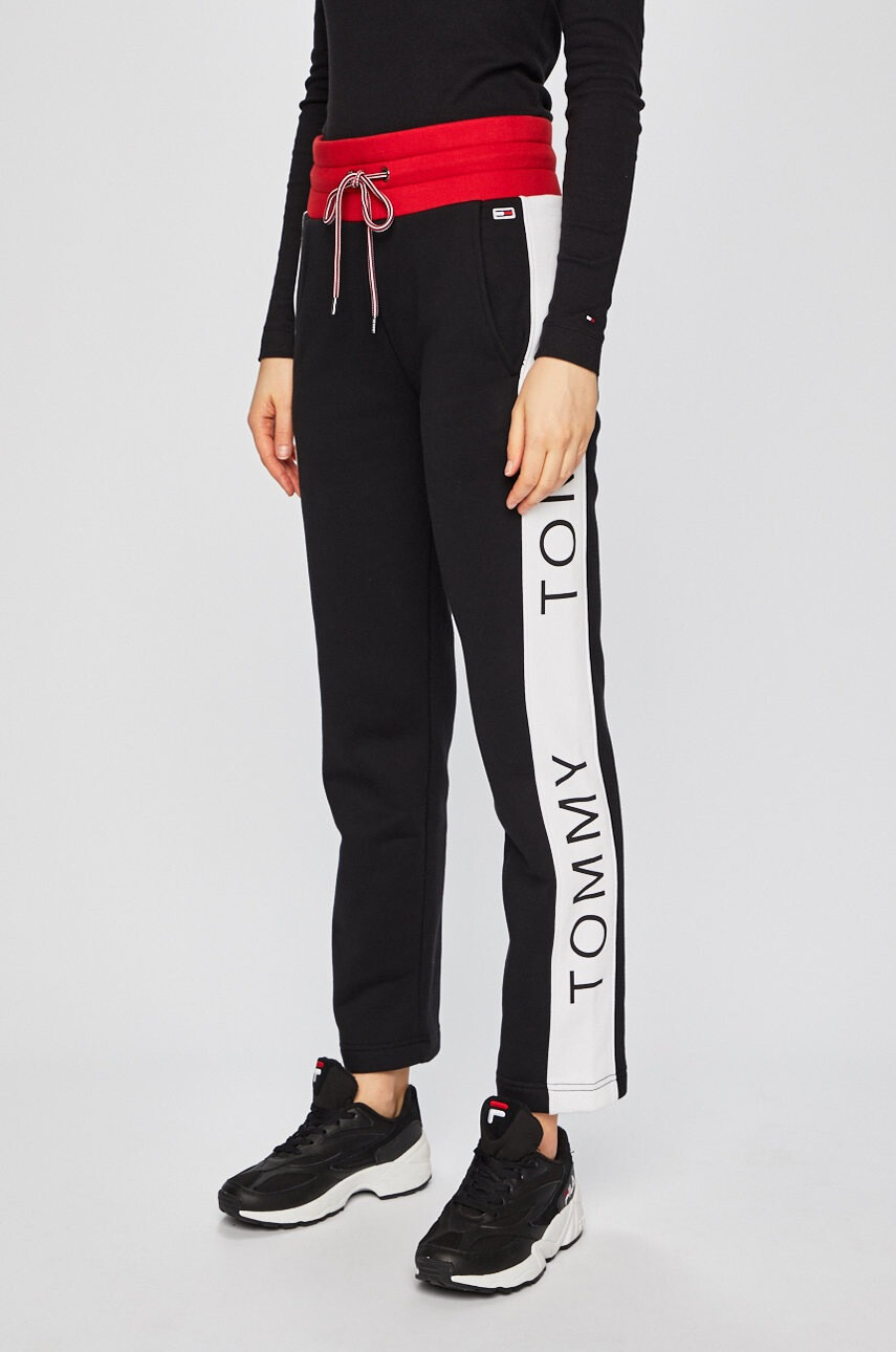 Tommy Jeans Панталони - Pepit.bg