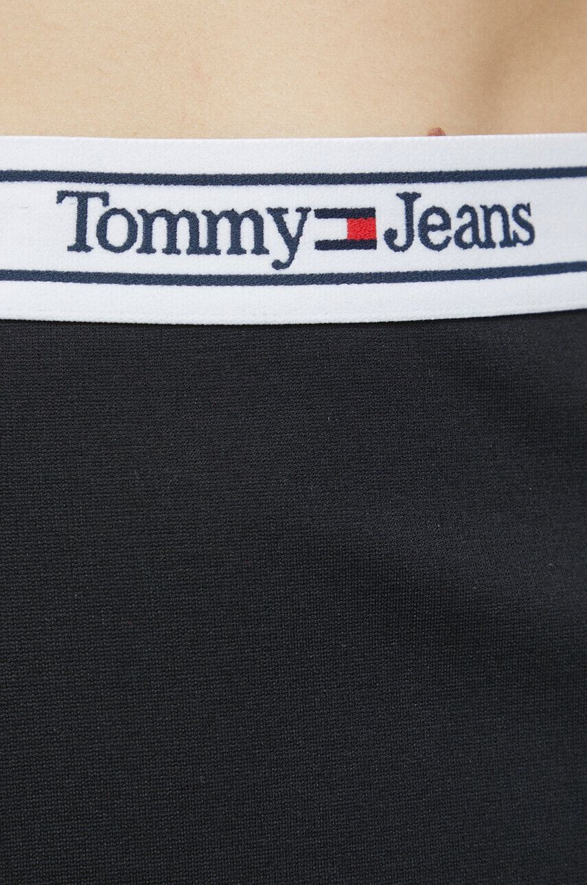 Tommy Jeans Пола в розово къс модел със стандартна кройка - Pepit.bg