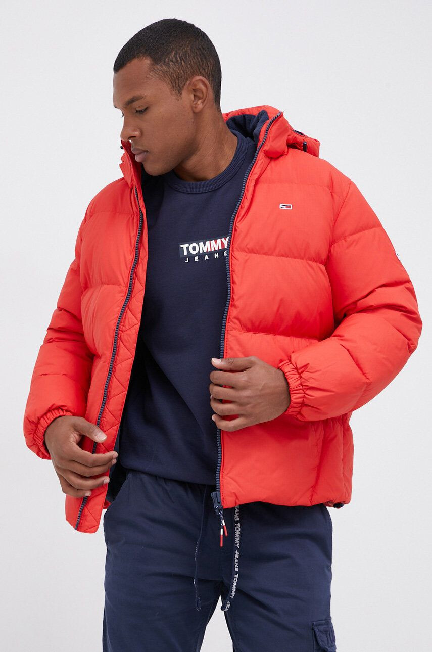 Tommy Jeans Пухено яке мъжко в червено със зимна изолация - Pepit.bg