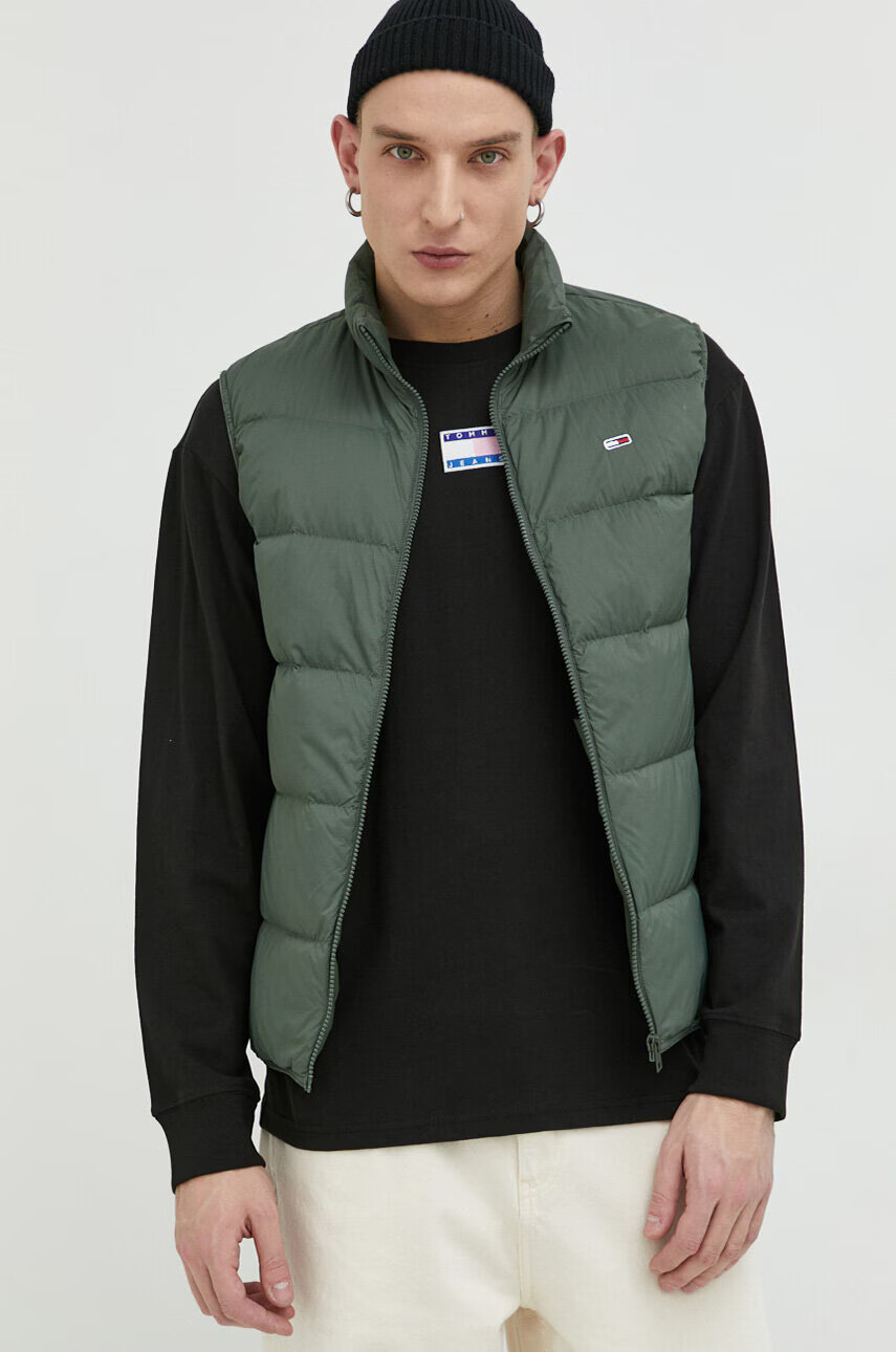 Tommy Jeans Пухен елек мъжки в зелено - Pepit.bg