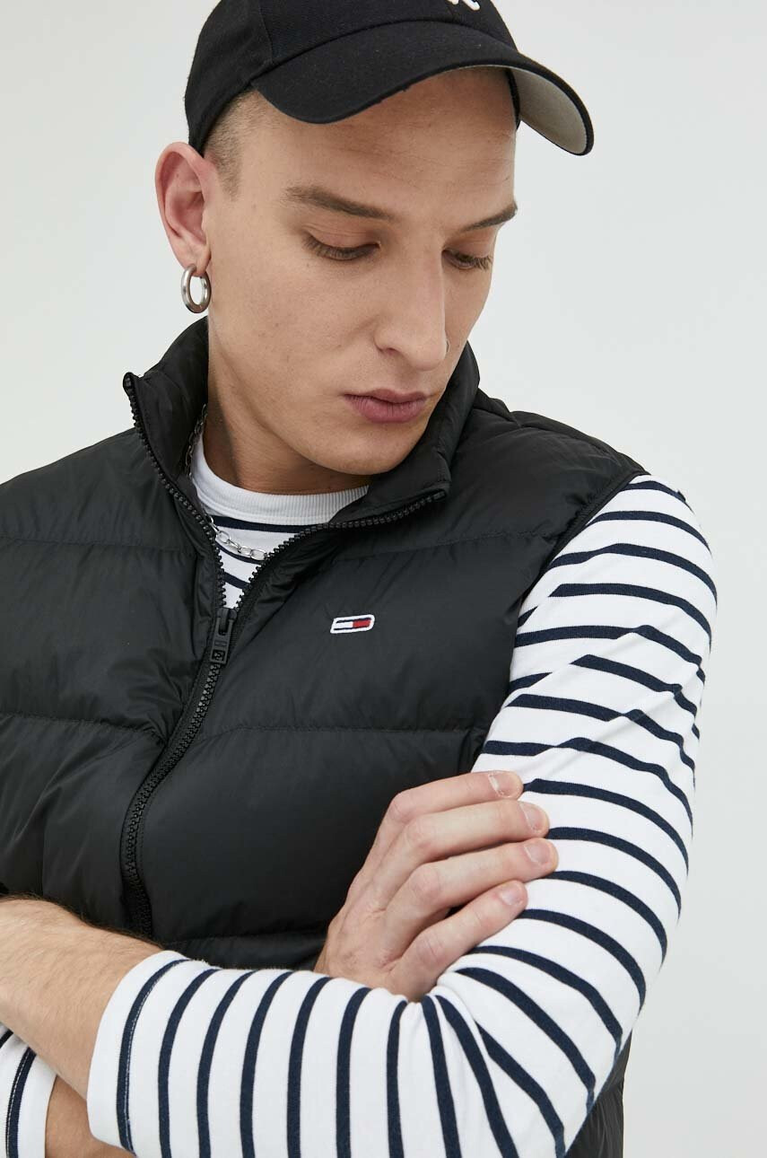 Tommy Jeans Пухен елек мъжки в черно - Pepit.bg