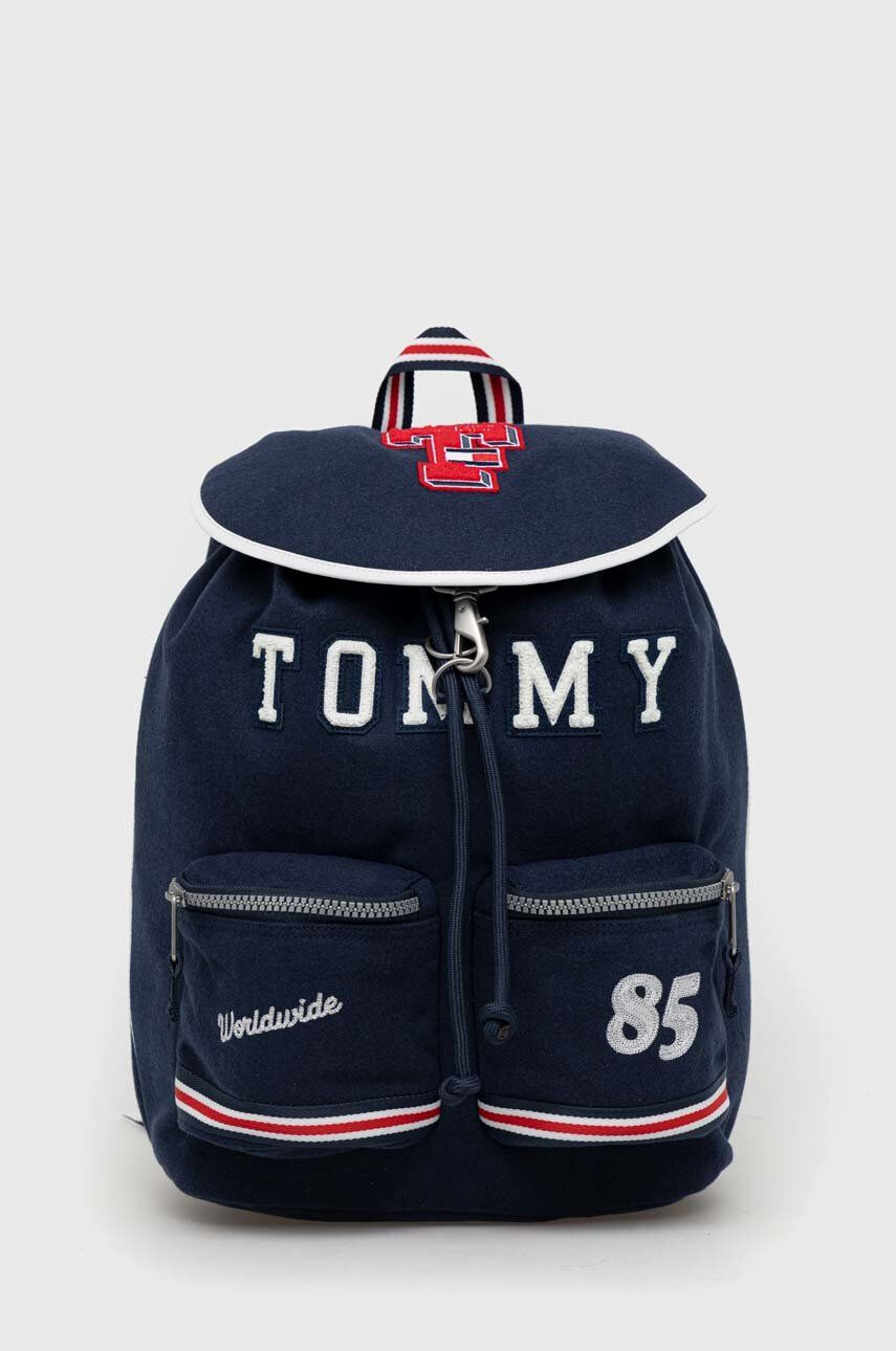 Tommy Jeans Раница с вълна в тъмносиньо голям размер с десен - Pepit.bg