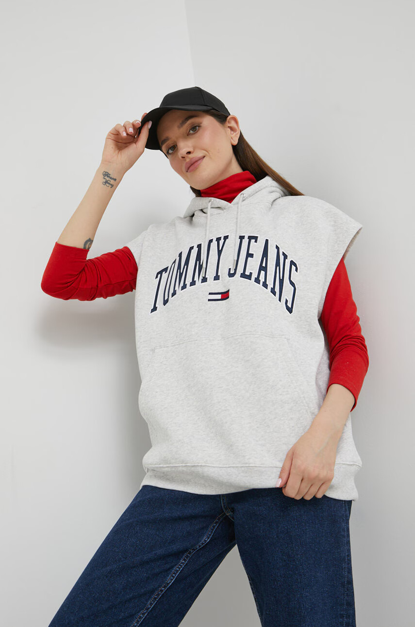 Tommy Jeans Суичър в сиво с апликация - Pepit.bg