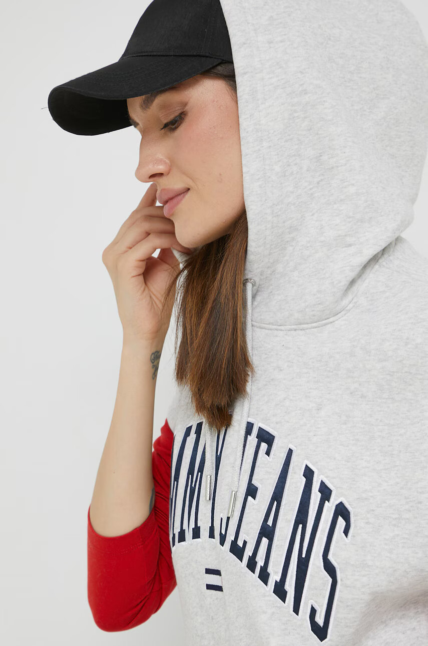 Tommy Jeans Суичър в сиво с апликация - Pepit.bg
