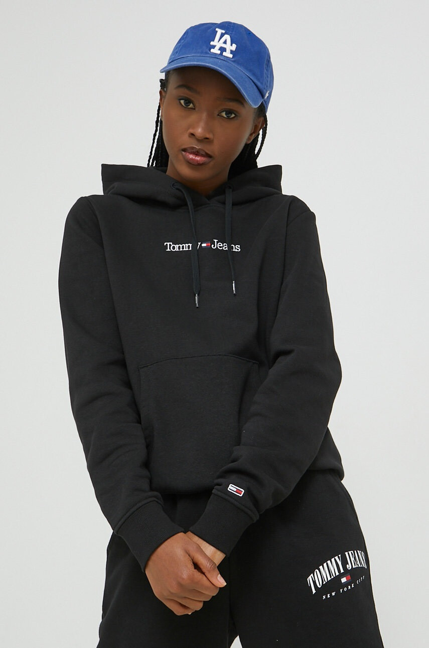 Tommy Jeans Суичър в черно с качулка с десен - Pepit.bg