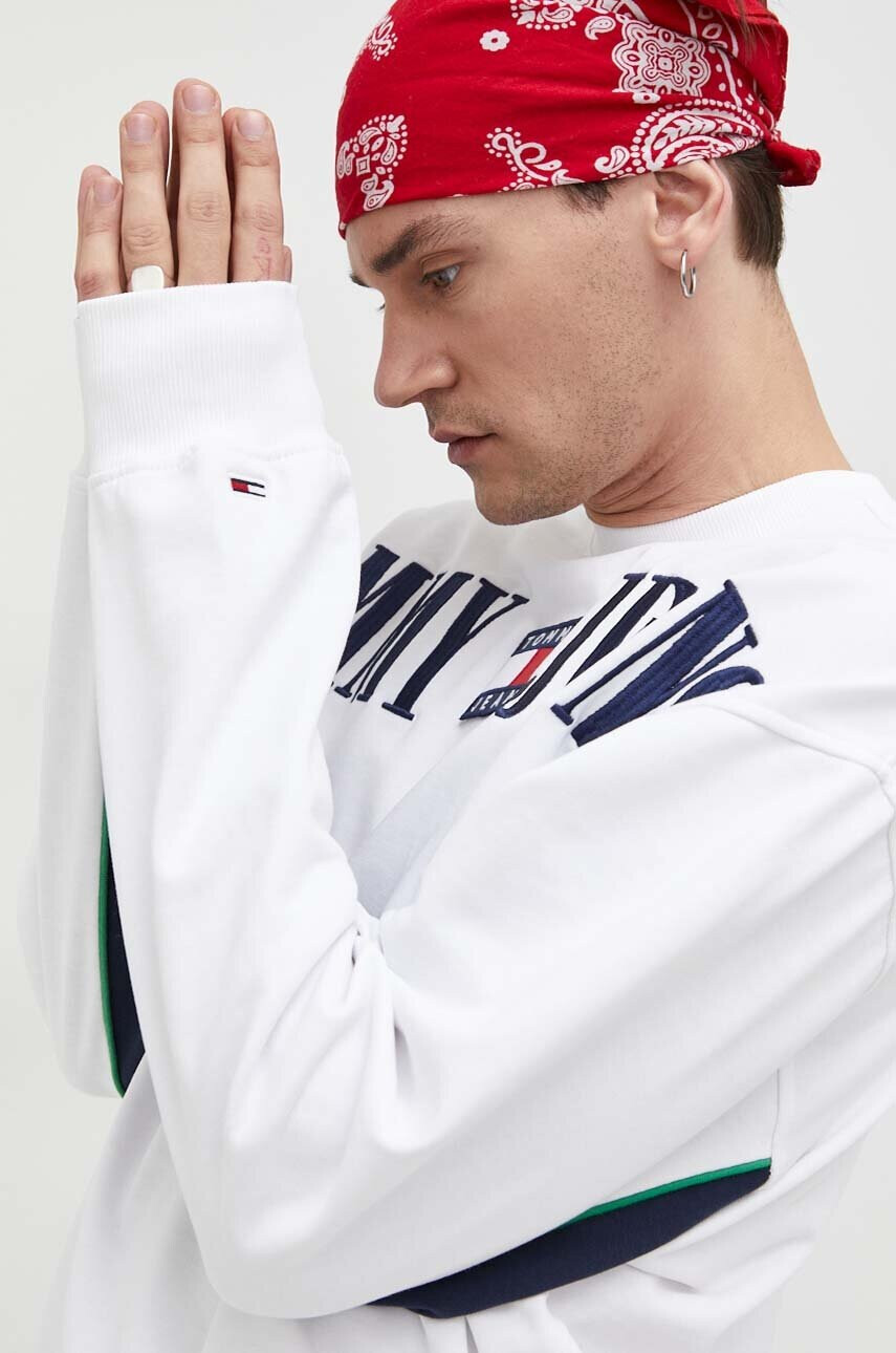 Tommy Jeans Суичър в бяло с апликация - Pepit.bg